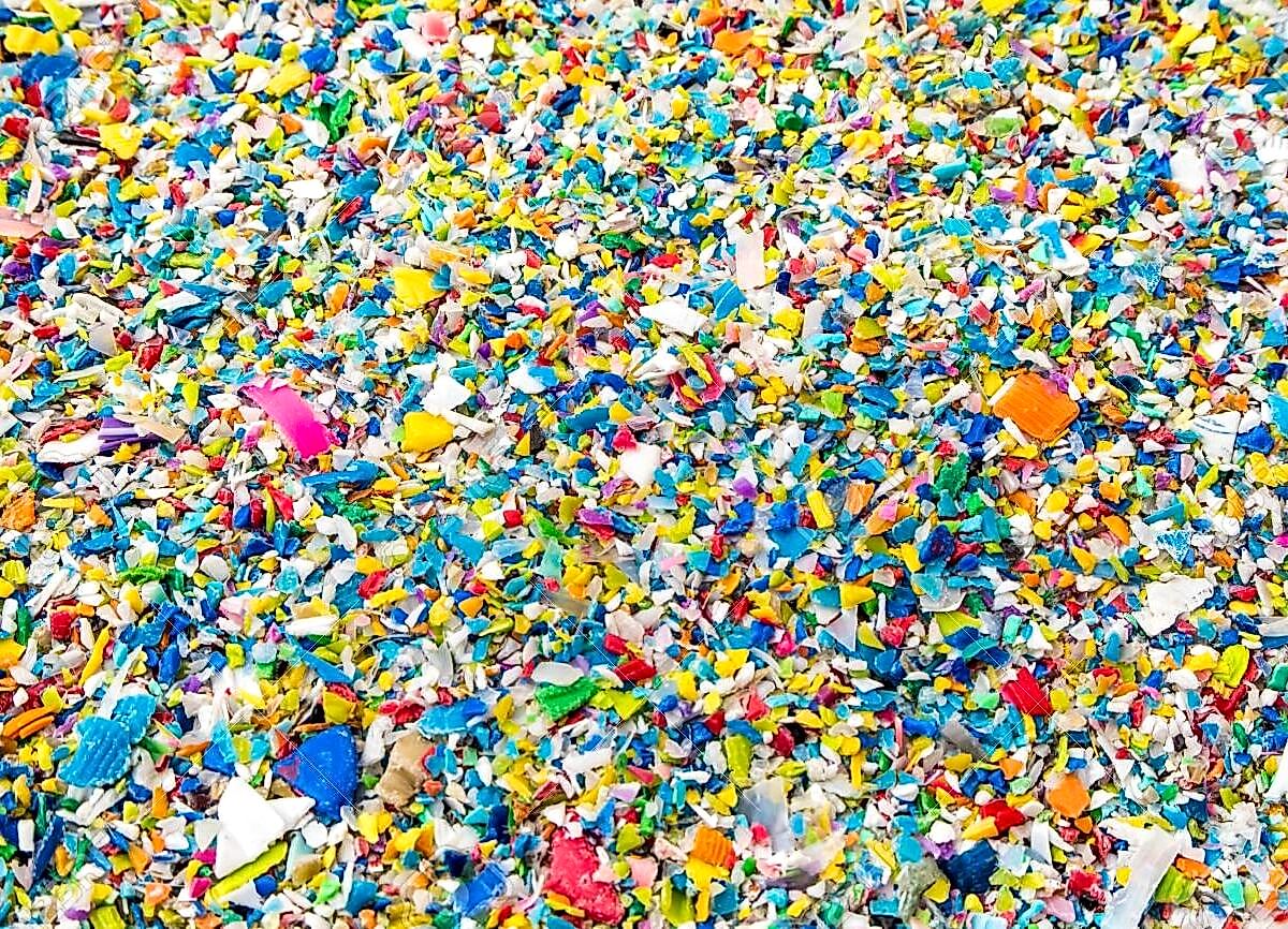 Used plastic crushed, Prepared to be re-melted into recycled plastic pellets